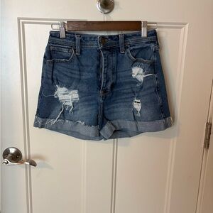 Hollister Curvy Ultra High-Rise Mom Short Jean Shorts
